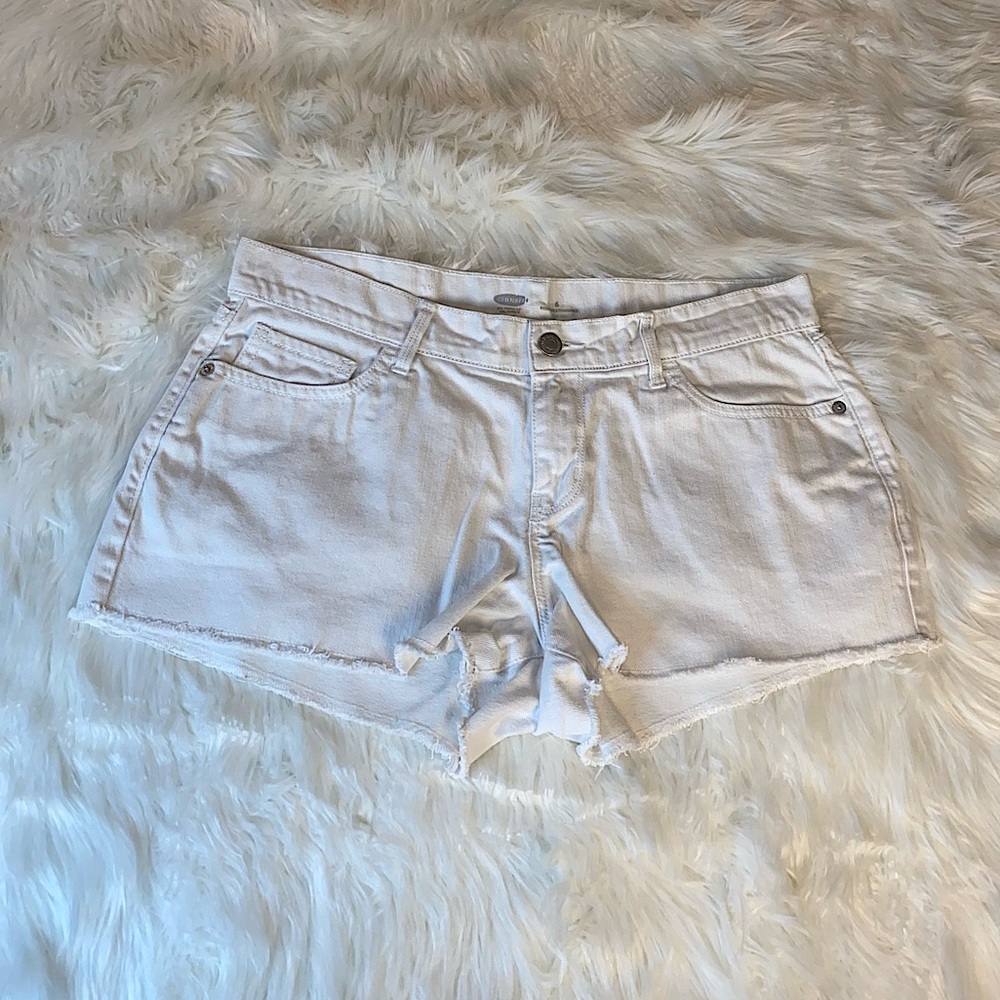 Old Navy size 6 regular white jean shorts